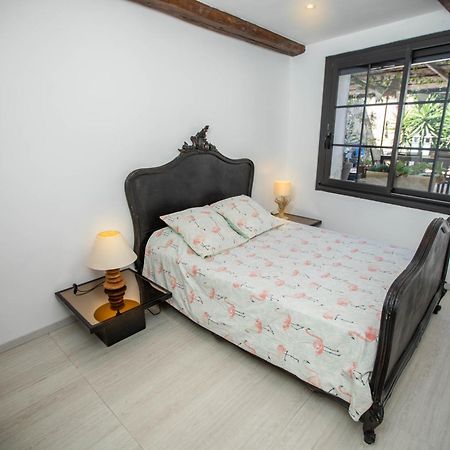 Oustaou De Betty Et Bob Bed and Breakfast Le Cailar Buitenkant foto