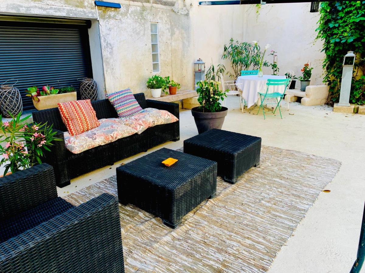 Oustaou De Betty Et Bob Bed and Breakfast Le Cailar Buitenkant foto