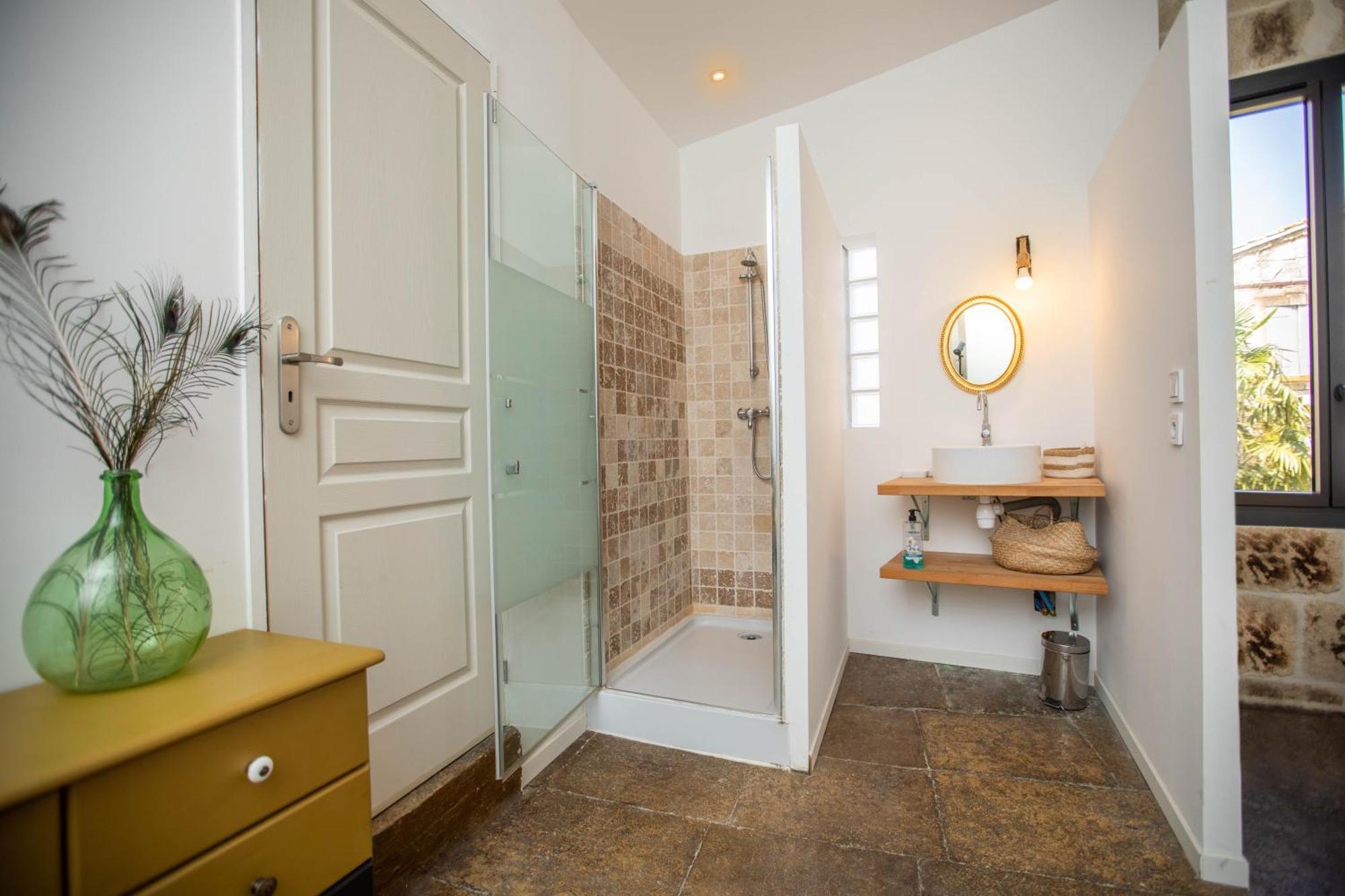 Oustaou De Betty Et Bob Bed and Breakfast Le Cailar Buitenkant foto